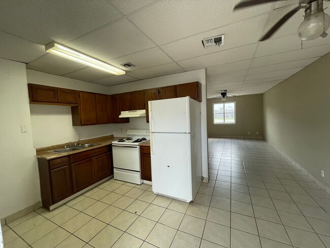 Building Photo - North Bay / central Portland area-Affordable rental-$99 move-in special