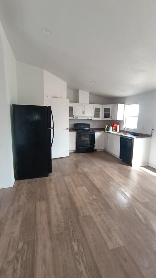 Photo - 1104 17th St NW