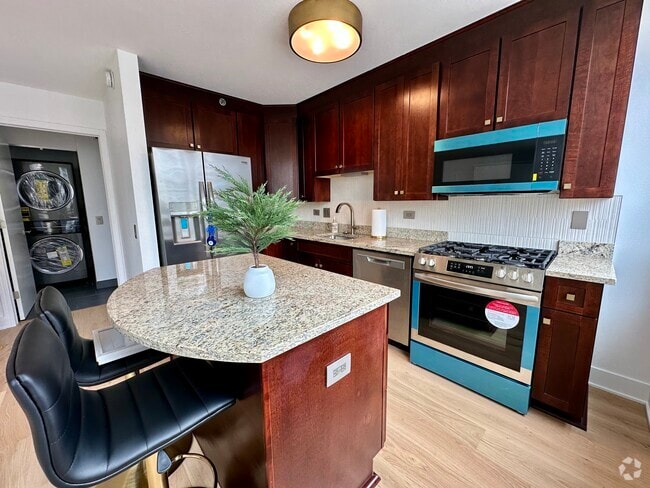 Building Photo - 33 W Ontario St Unit 31D Rental