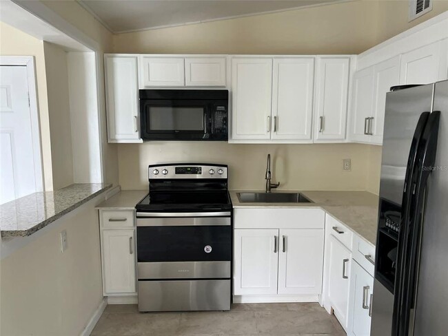 Photo - 682 Walkup Dr