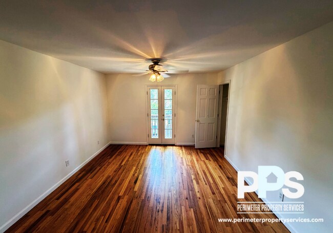 Photo - 615 Boulevard SE