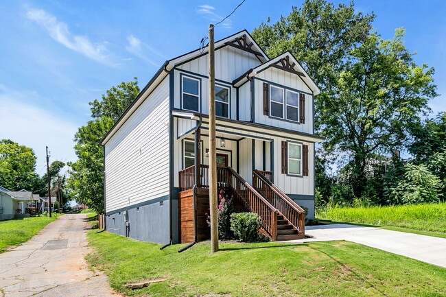 Photo - 108 Averill St