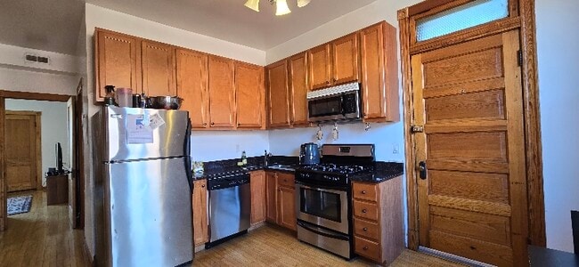 Photo - 2342 W Walton St Unit 2R