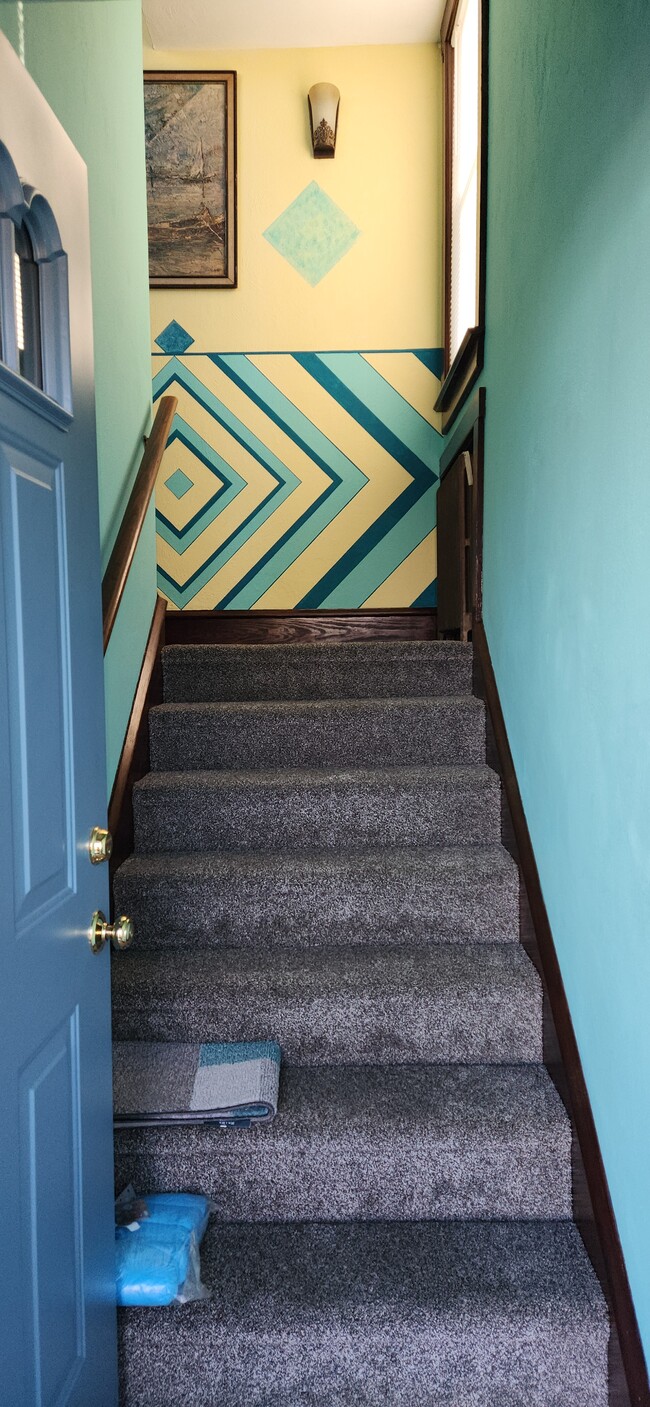 Building Photo - 340 S Jackson St Unit B