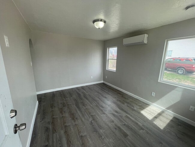 Photo - Cozy 2-Bedroom with Modern Updates
