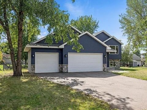 Building Photo - Charming 4-Bedroom Home in Waconia with Spacious 2,140 Sq Ft Living Space!