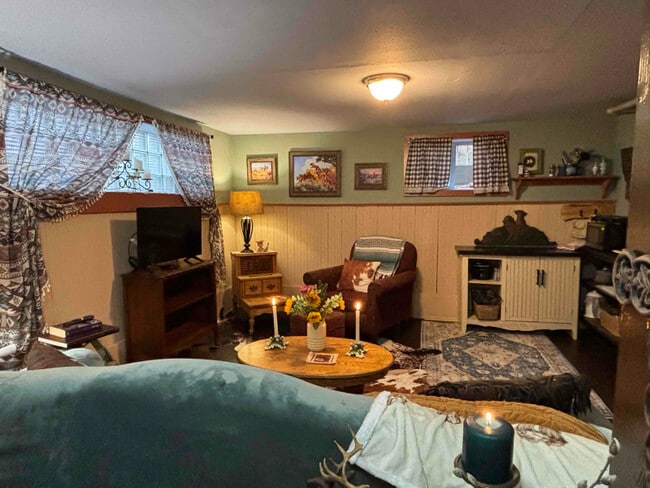 Photo - 425 S Washington St Unit Lucy’s Bunkhouse Apartment