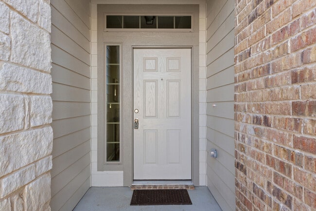 Photo - 619 Parkfield Ln