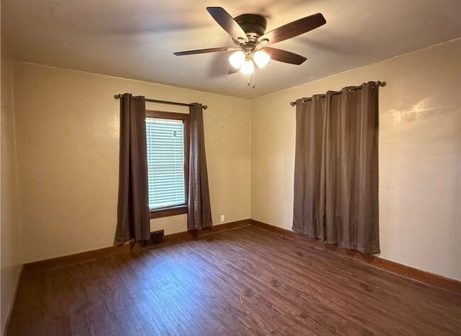 Photo - 607 W Saint Anthony Ave