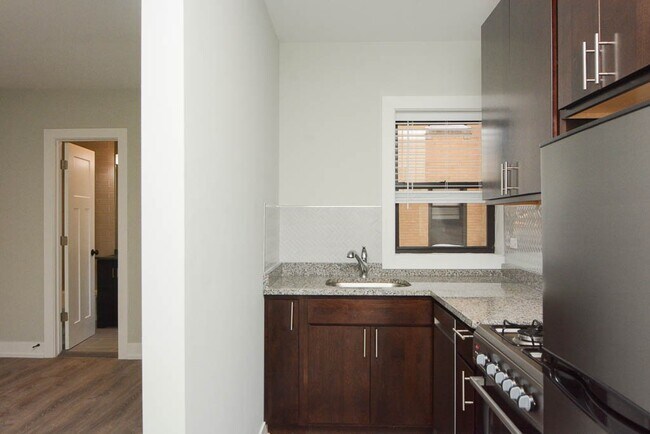 Photo - 533 W Belden Ave Unit 101B