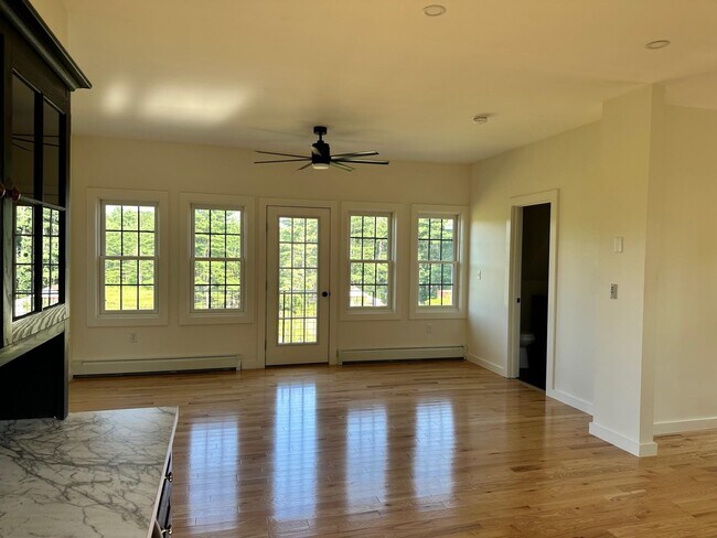 Photo - 100 Stark Hwy S