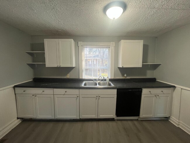 Photo - 800 Spring St