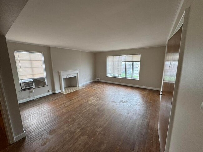 Photo - 18 N Huron Ave Unidad C