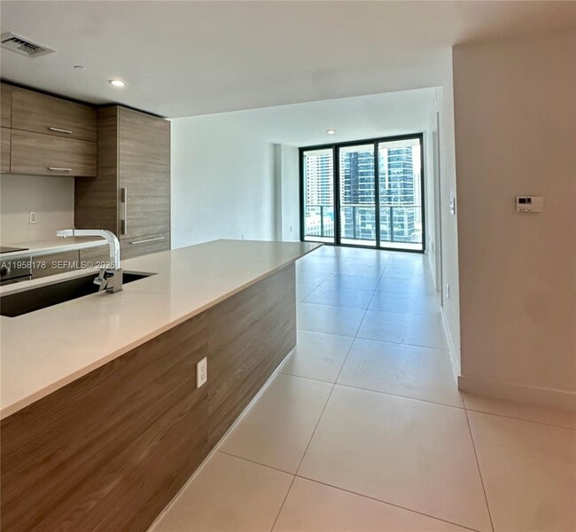 Photo - 1300 S Miami Ave Unidad 1204