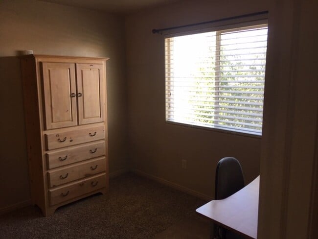 Photo - Roomy townhome