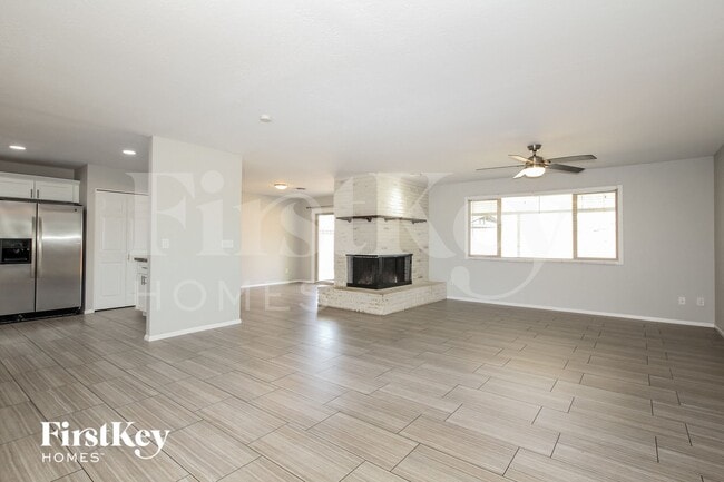 3940 W Solano Dr S