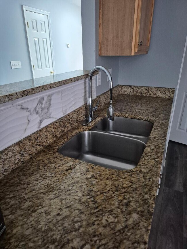 Photo - 1057 Dale Ave