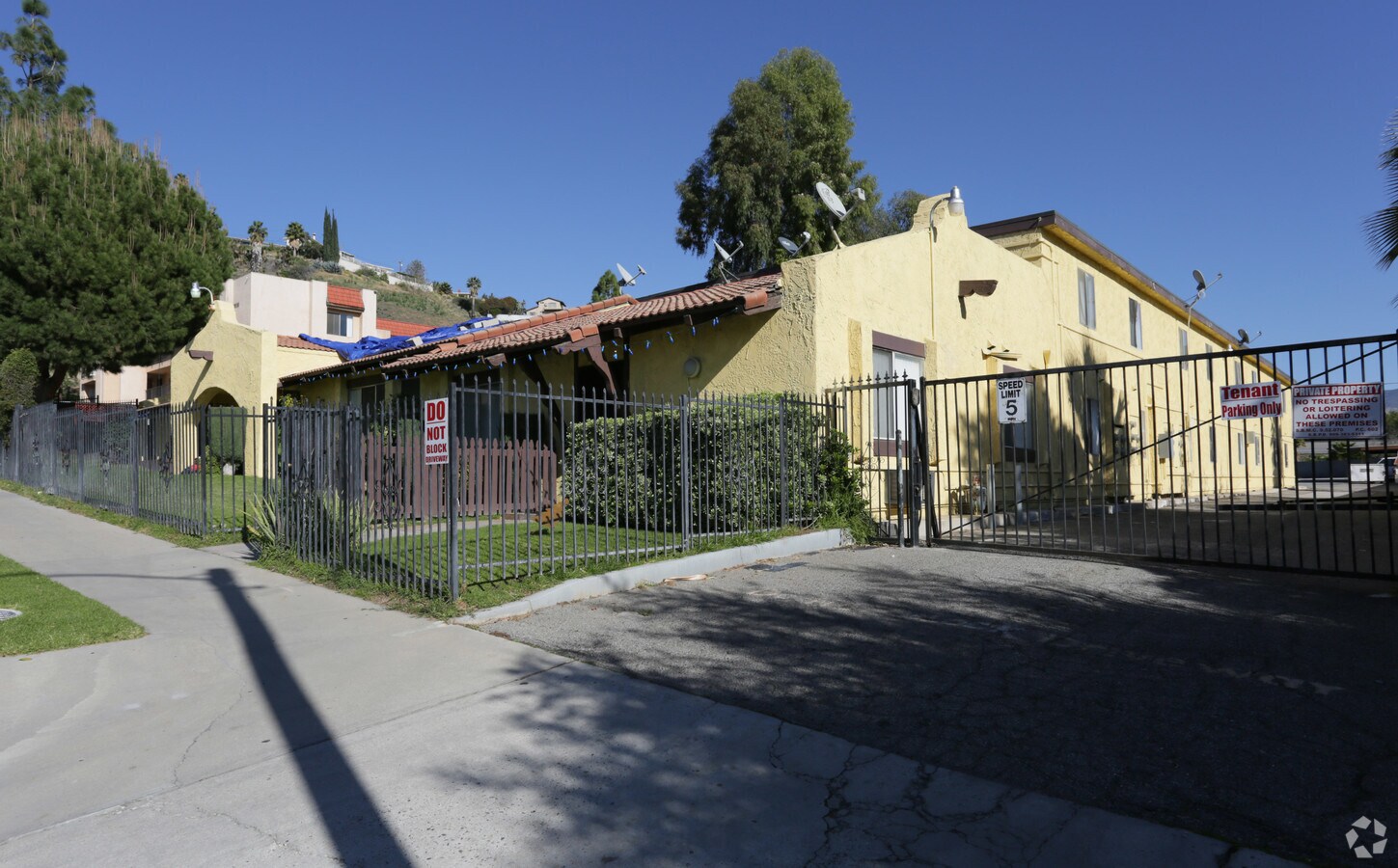 Photo - Las Brisas Apartments