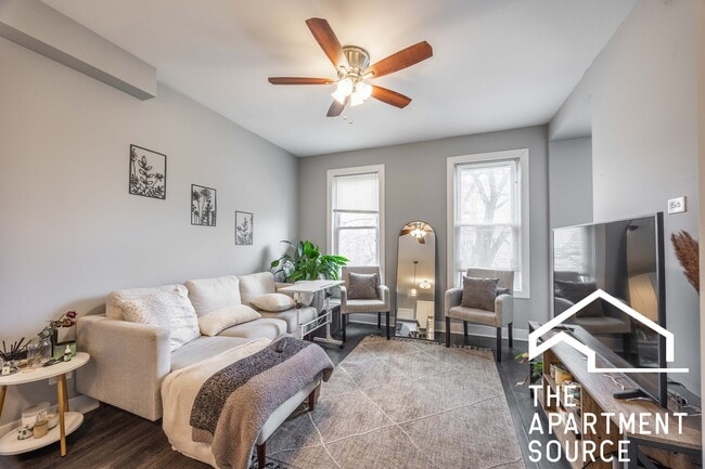 Building Photo - 1433 N Cleaver St Unit 3F