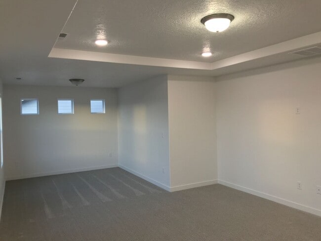 Photo - Spacious home in Quiet Neighborhood