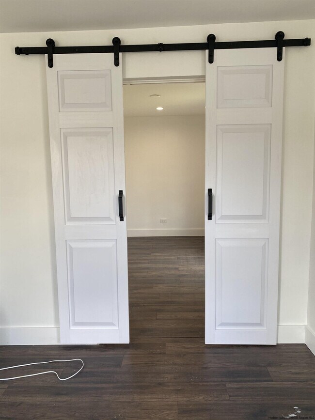 Photo - 1465 Creek Locks Rd