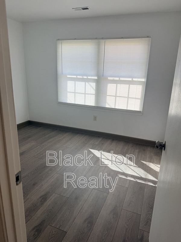 Photo - 930 Quash St