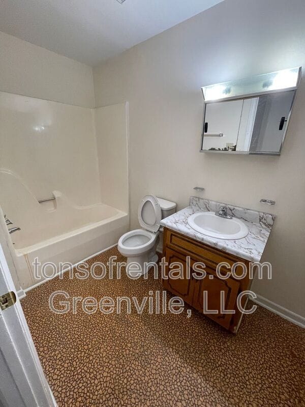 100 Stonecreek Drive Condo Unit D Condo for Rent in Spartanburg, SC