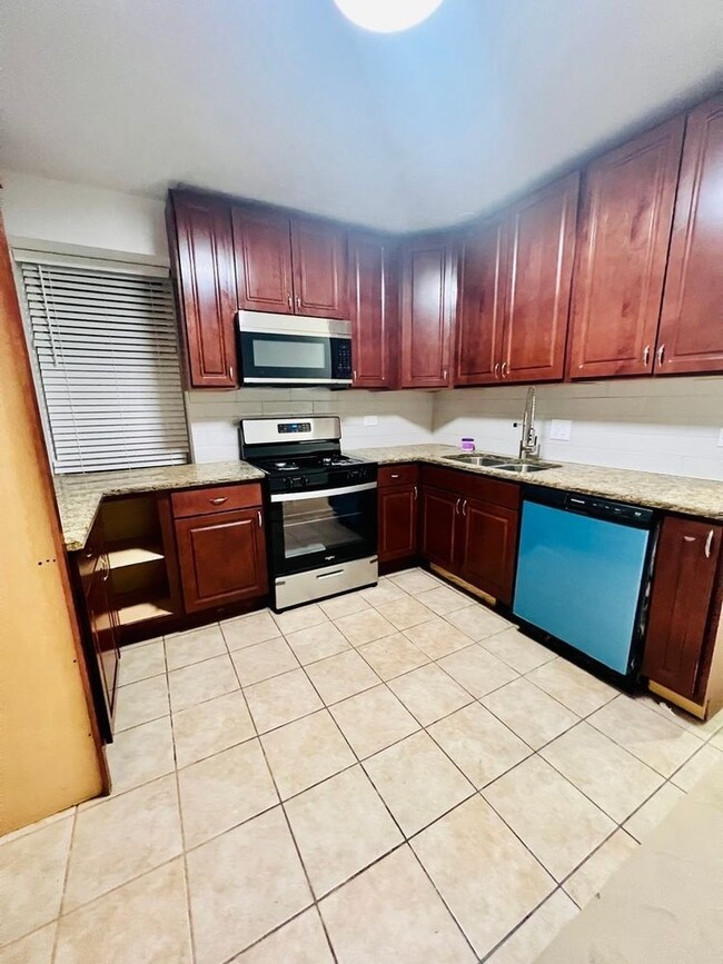 Photo - 7433 S Perry Ave