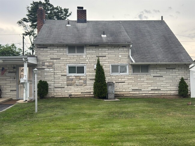 Building Photo - 7 Astronomy Ln Rental