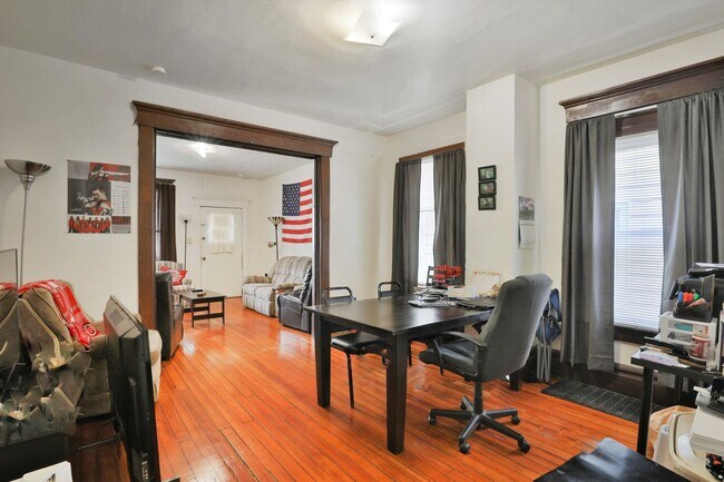 Photo - 4 or 5 Bedroom Right off of High St - OSU ...