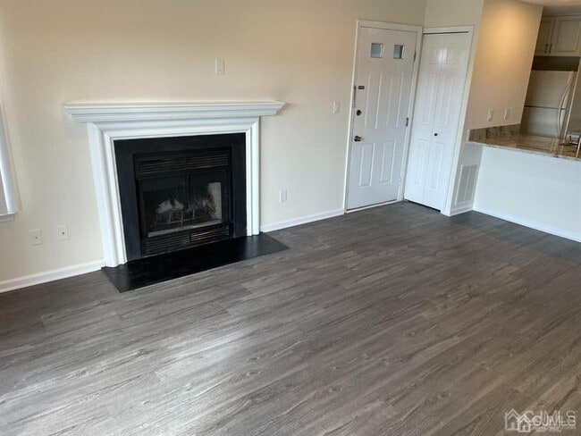 Photo - 297 Cozzens Ct