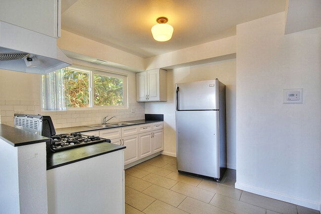 Photo - 6584 Del Playa Dr Unidad A