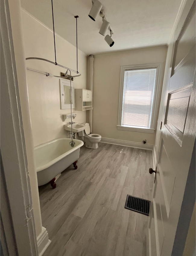 Photo - 1938 Deerwood Ave Unit #2