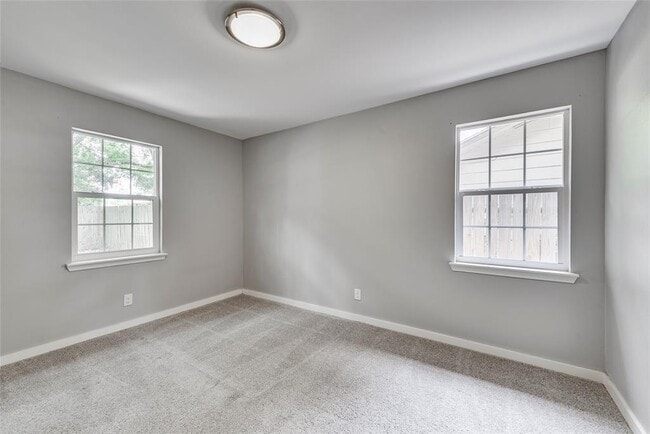 Photo - 6511 Pevensey Dr