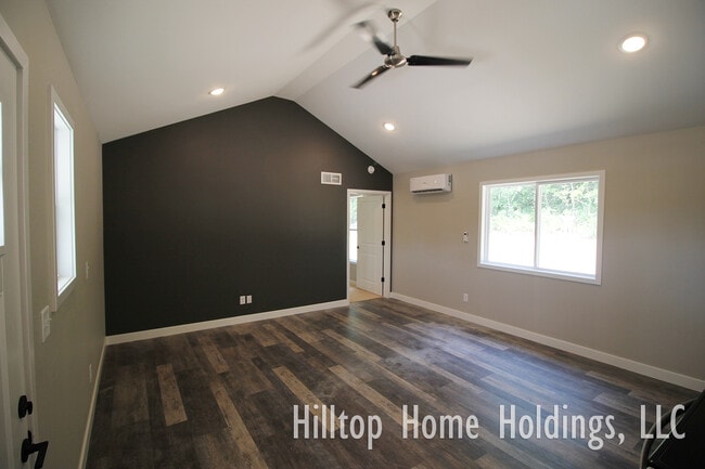 Photo - 4 Iron Oak Ln