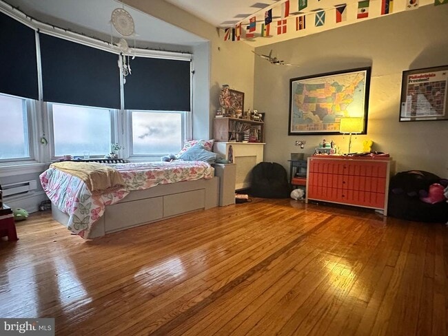 Photo - 111 E Gorgas Ln Unit 1