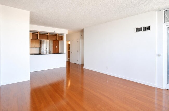 Photo - 1 Shore Ln Unit 1606