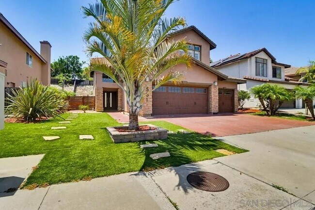 Photo - 561 Bayona Loop