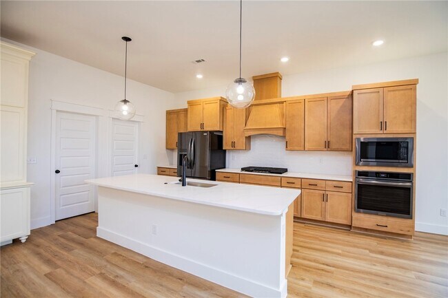 Photo - 5034 Moose Holw Ter