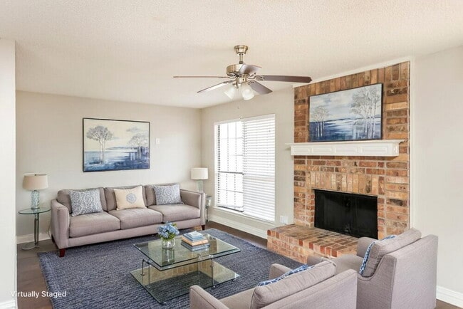 Photo - 6001 Farmingdale Dr