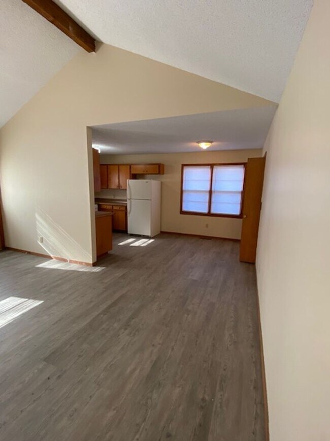 Photo - 3 Bed 2 Bath GREAT LOCATION!