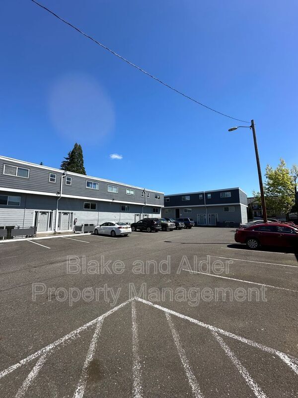 Photo - 15847 SE Stark St