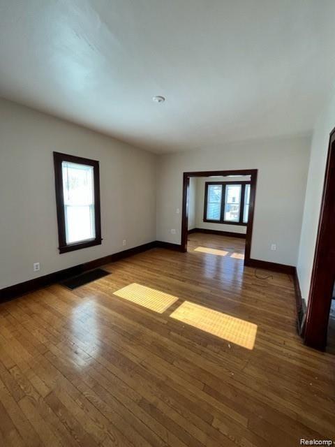 Photo - 304 Ecorse Rd