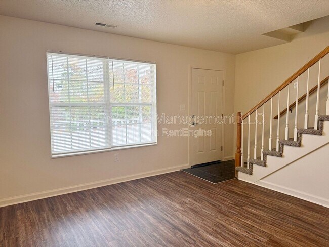 Photo - 5606 Boxwood Garden Way