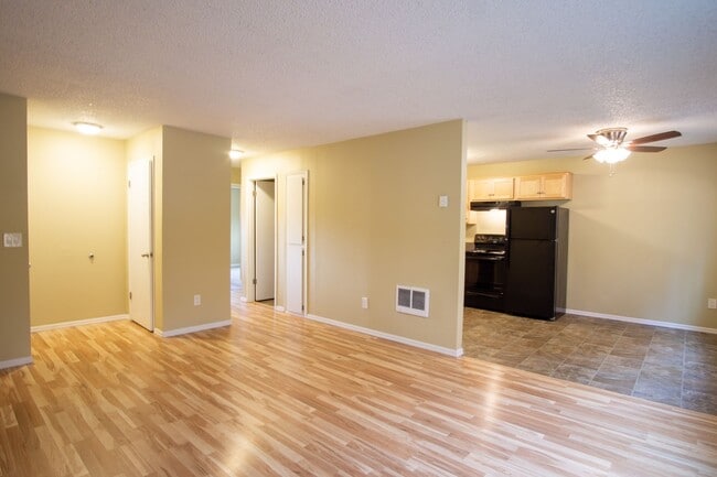 Photo - Garden Level 2 Bedroom in Trendy Buckman Neighborhood! Unit 1547