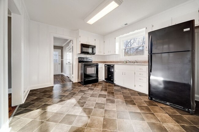 Photo - 312 W Schell St