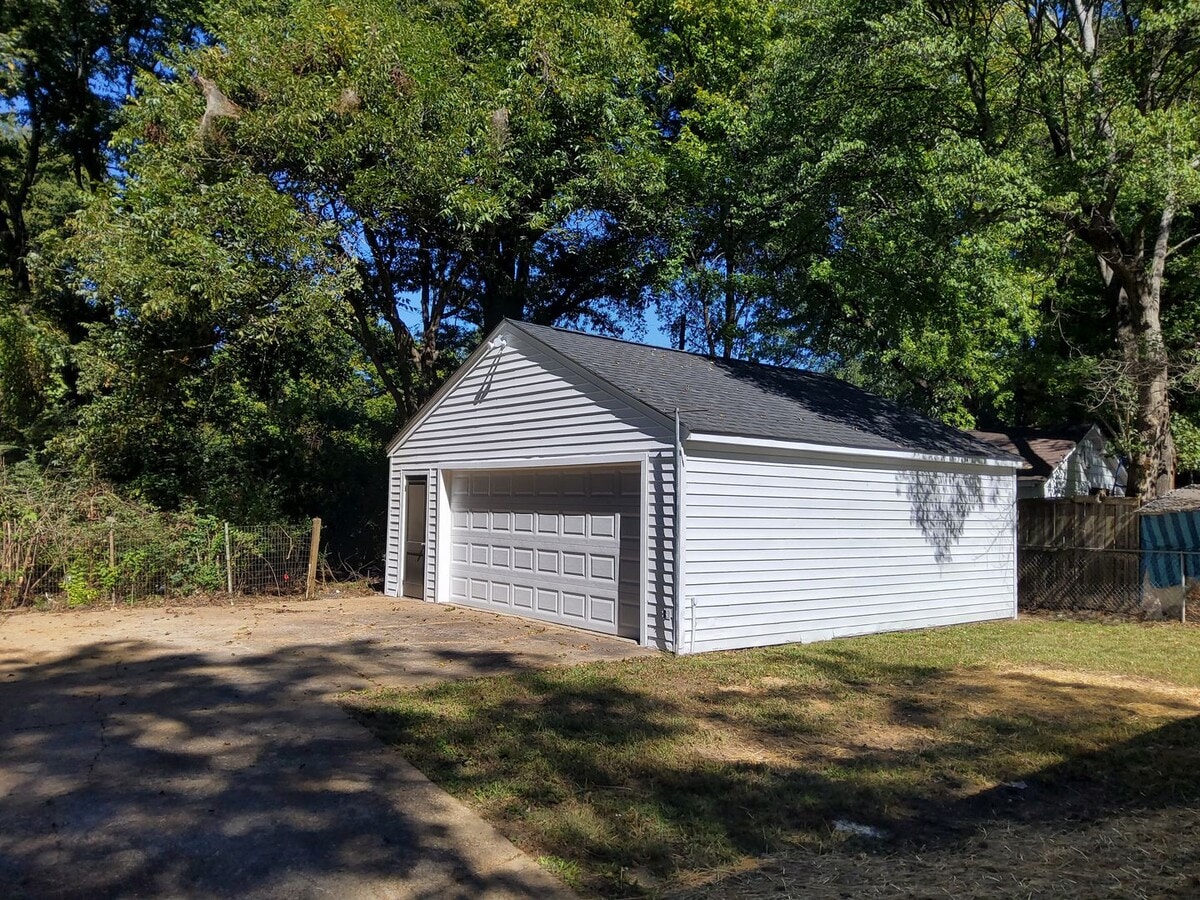 Photo - 3620 Sharpe Ave