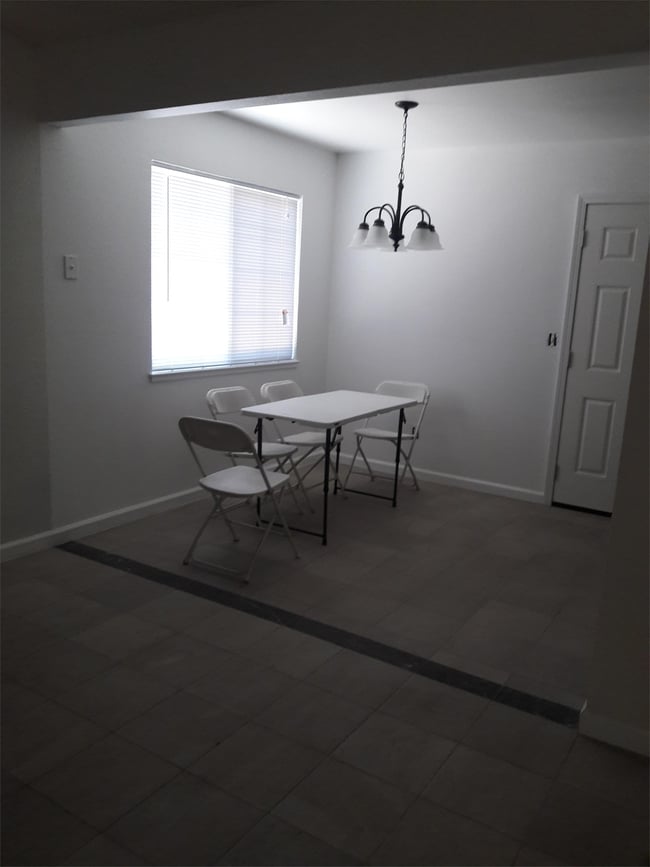 Photo - 2913 Sugarpine Way