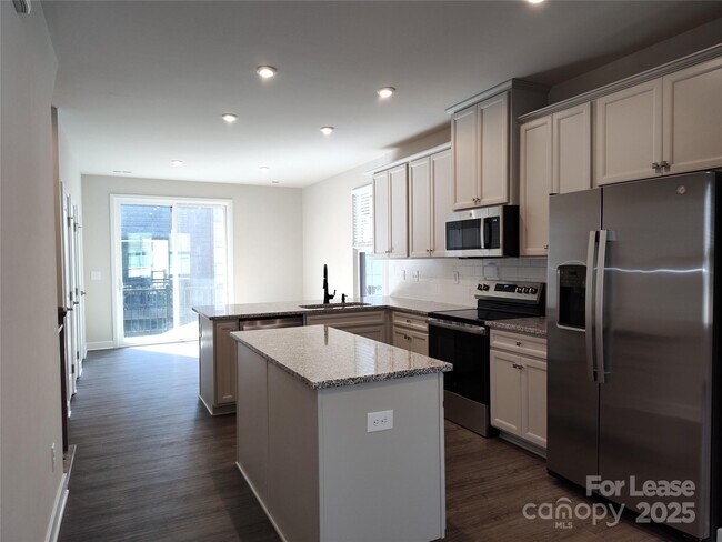 Photo - 6025 Fonsac Ln