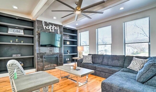 Photo - 1732 22nd Ave N